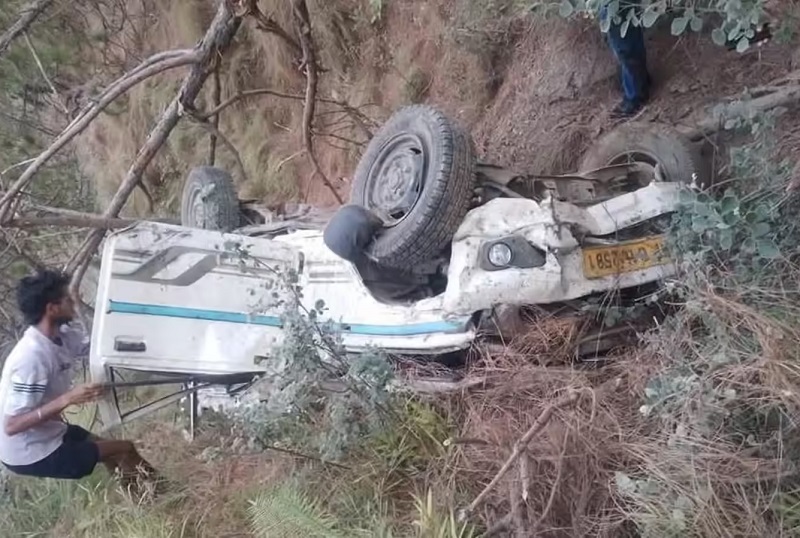 हिमाचल प्रदेश….. चंबा-मसरूंड मार्ग पर 500 मीटर गहरी खाई में गिरी बोलेरो, 7 लोगों की मौत