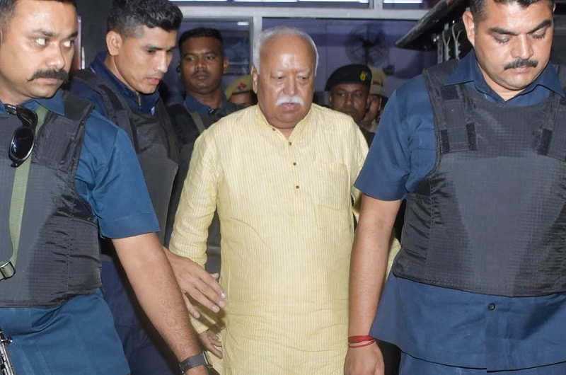 UP: फिरोजाबाद में स्वर्ण शताब्दी एक्सप्रेस पर पथराव… RSS चीफ मोहन भागवत भी ट्रेन में थे