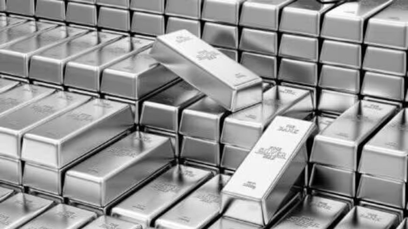 चांदी बाजार में बड़ी नरमी, MCX से लेकर सर्राफा बाजार तक कीमतों में तेज गिरावट; निवेशकों की बढ़ी चिंता