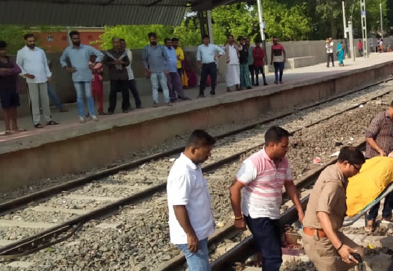 अनूपपुर के कोतमा स्टेशन के पास दर्दनाक हादसा: चलती ट्रेन के आगे कूदा 21 वर्षीय युवक, गंभीर हालत में अस्पताल में भर्ती