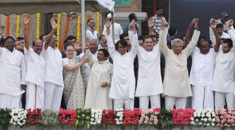 विपक्षी एकता की तस्वीरों से आगे नहीं बढ़ पा रहा समीकरण, मोदी युग में क्यों कमजोर पड़ रहा भावनात्मक राजनीति का असर?