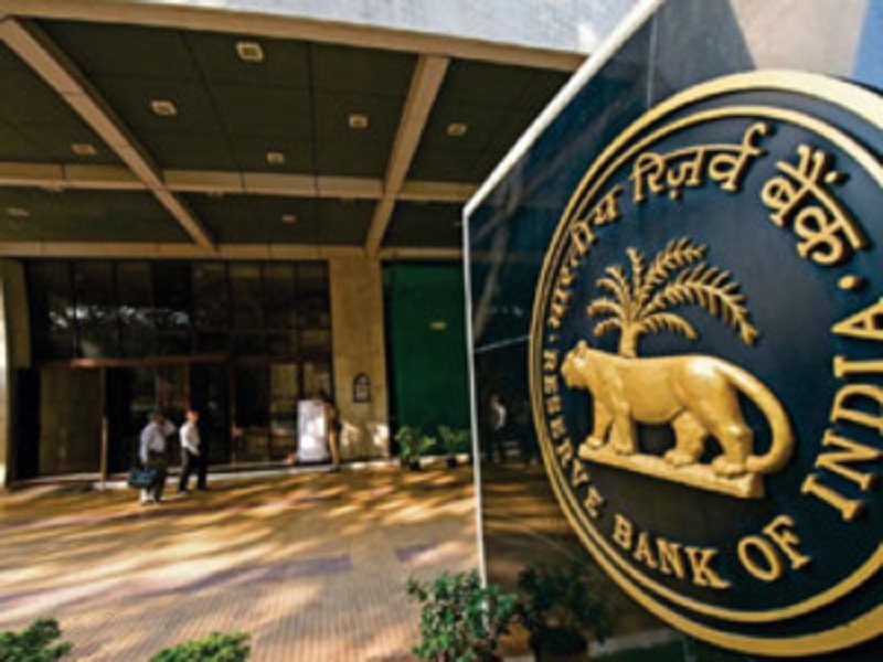 RBI का बड़ा फैसला, बैंक और NBFC की मनमानी पर लगेगी लगाम, मिस-सेलिंग रोकने के लिए 2027 से लागू होंगे सख्त नियम