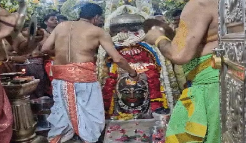 भस्म आरती बुकिंग पर सख्ती: एक मोबाइल नंबर से बार-बार नहीं होगी एंट्री, महाकाल मंदिर समिति का फैसला