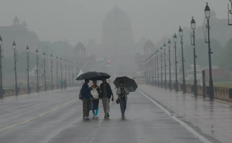 दिल्ली-एनसीआर में मौसम ने अचानक ली करवट, दिन में छाया अंधेरा; तेज आंधी और झमाझम बारिश से मिली गर्मी से राहत