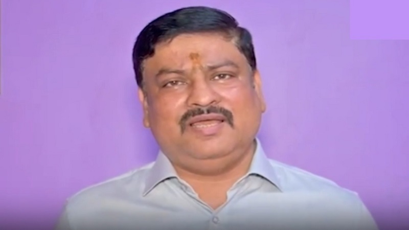 चढ़ावा गबन मामले पर गरमाई सियासत, पवन पांडेय बोले- 'बुलडोजर नहीं चला, न्याय में भी दो आंख'