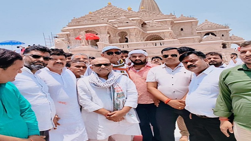 केजरीवाल के अयोध्या दौरे पर कांग्रेस का हमला, अजय राय बोले- 'राम सबके हैं, VIP छूट क्यों?'