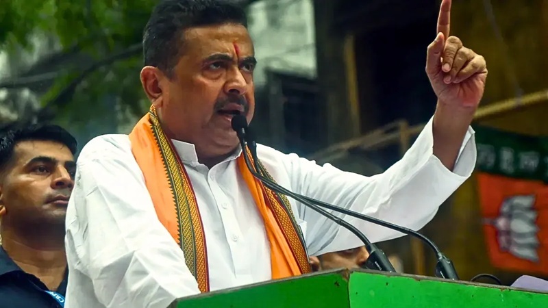 बंगाल: शुभेंदु अधिकारी का धर्मांतरण विरोधी कानून, UCC और NRC लागू करने का ऐलान, विपक्ष ने साधा निशाना