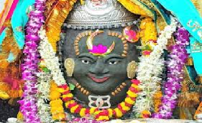 भस्म आरती में महाकाल का दिव्य श्रृंगार, पंचामृत से लेकर भस्म अर्पण तक पूरी हुई महापूजा