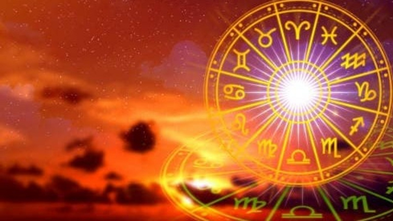 सूर्य गोचर से बना भद्र राजयोग, मिथुन सहित 5 राशियों के लिए धन लाभ और तरक्की के प्रबल योग