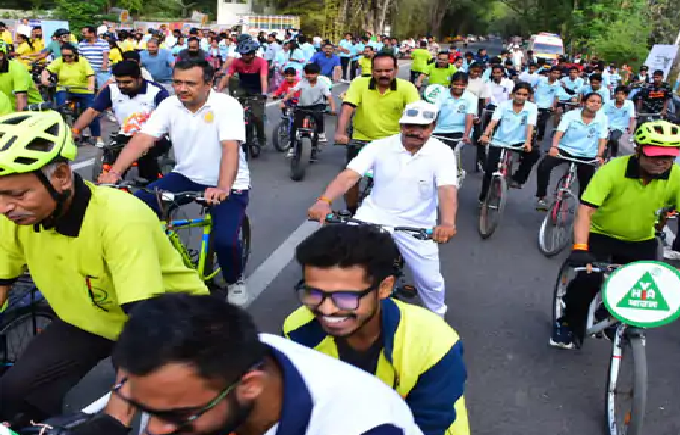 स्वास्थ्य और पर्यावरण के लिए पैडलिंग, फिट इंडिया रैली में शामिल हुए सैकड़ों प्रतिभागी