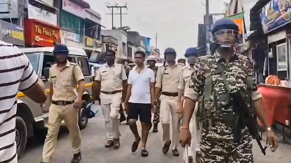 हाईकोर्ट की सख्ती के बावजूद सड़कों पर घुमाए गए TMC नेता जहांगीर खान, बंगाल पुलिस की कार्रवाई पर उठा विवाद