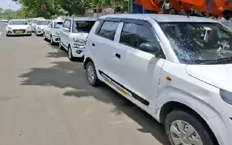 23 से 25 जून तक भोपाल एयरपोर्ट पर टैक्सी संकट: एग्रीगेटर कंपनियों के खिलाफ हड़ताल पर ड्राइवर, यात्रियों की बढ़ेगी मुश्किल