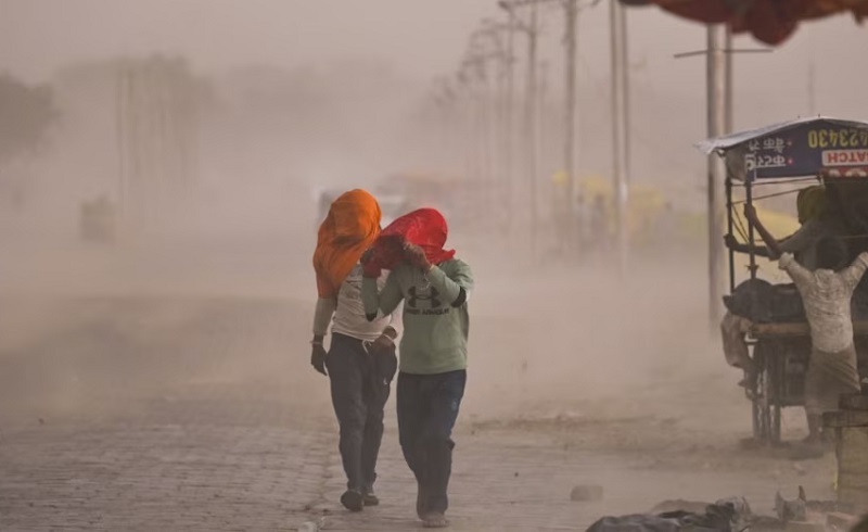 आज उत्तर से दक्षिण तक बारिश का दौर जारी, कई राज्यों में भारी वर्षा, आंधी और बिजली गिरने का अलर्ट