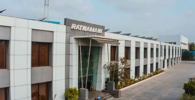 Q1 नतीजों से पहले इन 9 शेयरों पर बढ़ा भरोसा, Ratnamani Metals और L&T समेत कई दिग्गज कंपनियों की रेटिंग में सुधार से निवेशकों की बढ़ीं उम्मीदें