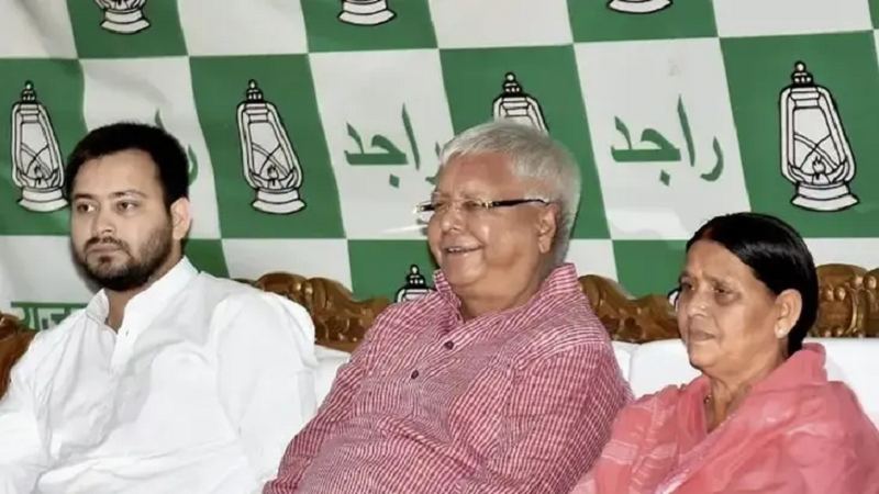 बिहार सरकार ने वापस लिया सुरक्षा में कटौती का फैसला, लालू प्रसाद यादव और राबड़ी देवी की 'Z' श्रेणी की सुरक्षा समेत बुलेटप्रूफ गाड़ियां दोबारा बहाल