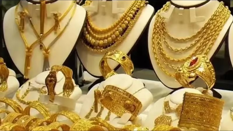 सोना-चांदी बाजार में बड़ी गिरावट, एक सप्ताह में सोना करीब 3 हजार और चांदी 13 हजार रुपये से अधिक टूटी, निवेशकों की बढ़ी चिंता