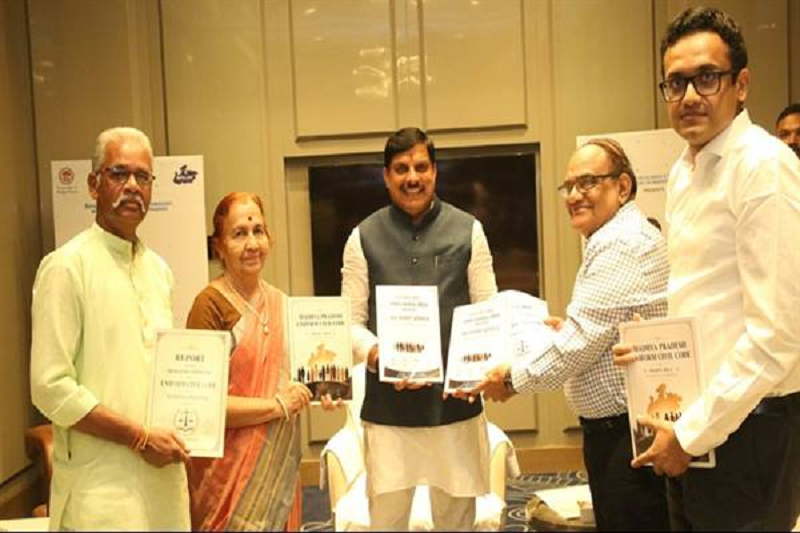मध्य प्रदेश में UCC की दिशा में बड़ा कदम, उच्च स्तरीय समिति ने मुख्यमंत्री डॉ. मोहन यादव को सौंपी अंतिम रिपोर्ट, अब विधेयक की तैयारी तेज