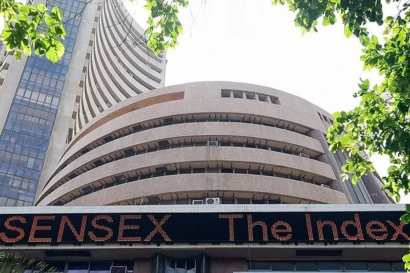 वैश्विक भू-राजनीतिक तनाव का भारतीय बाजार पर असर, सेंसेक्स 443 अंक टूटा, निफ्टी भी गिरावट के साथ बंद, बैंकिंग शेयर रहे सबसे कमजोर