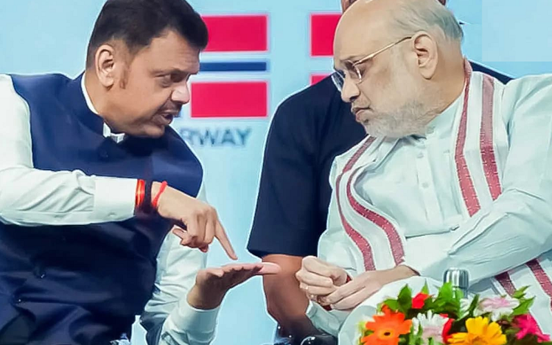 भारी बारिश से महाराष्ट्र-गुजरात में बढ़ी चुनौती, अमित शाह ने दोनों मुख्यमंत्रियों से की बात, केंद्र ने हरसंभव सहायता का दिया भरोसा