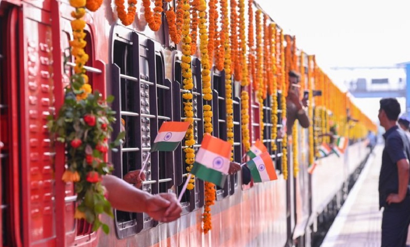 भारतीय रेलवे की बड़ी डिजिटल पहल, अब टिकट बुकिंग के साथ ही ऑनलाइन बुक होगा अतिरिक्त सामान, पार्सल काउंटर के चक्कर खत्म