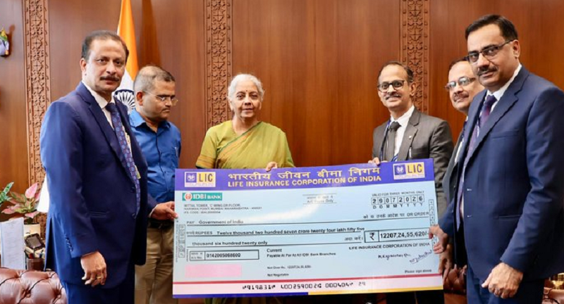 एलआईसी, यूनियन बैंक और न्यू इंडिया एश्योरेंस ने सरकार को दिया डिविडेंड, सार्वजनिक बैंकों के मजबूत प्रदर्शन की तस्वीर आई सामने
