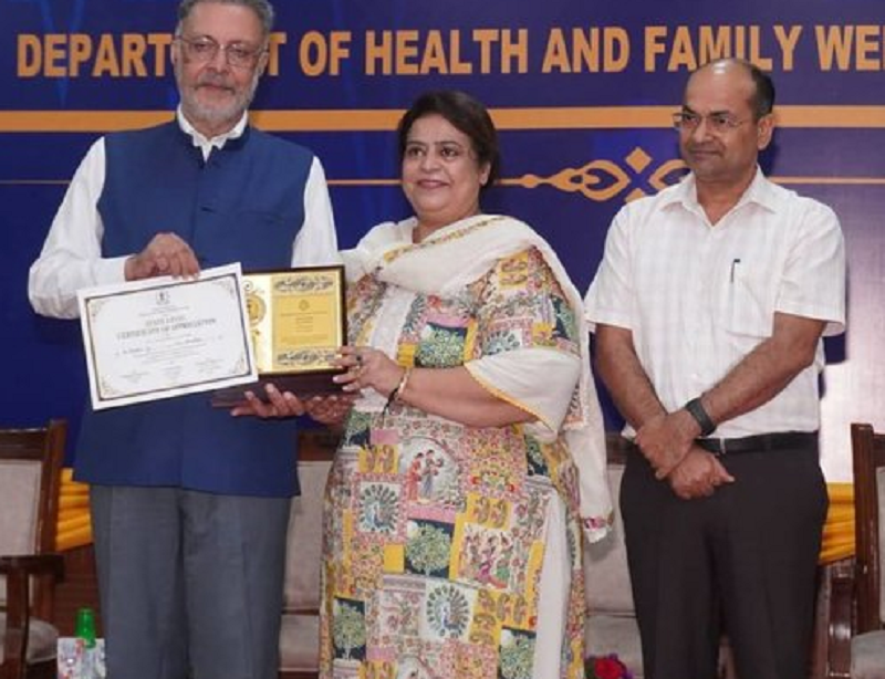 स्वास्थ्य सेवाओं में उल्लेखनीय कार्य का मिला सम्मान, डॉ. रश्मि विज को राज्य स्तरीय डॉक्टर्स अवॉर्ड, एचपीवी अभियान में अमृतसर बना अग्रणी