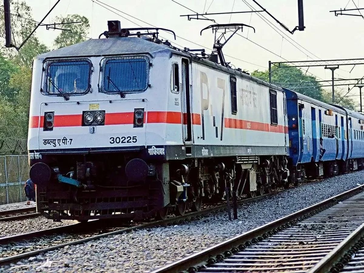 आषाढ़ अमावस्या मेले के लिए रेलवे की तैयारी, 13 से 15 जुलाई तक चित्रकूट रूट पर चलेंगी दो स्पेशल ट्रेनें