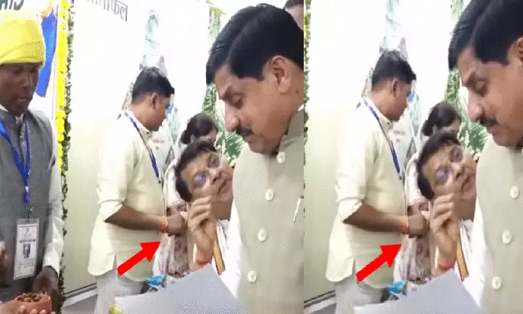 मध्य प्रदेश की सियासत में नए संकेत सीएम के मंच पर कांग्रेस विधायक कैलाश के बदले तेवर और साउथ में छाए शिवराज