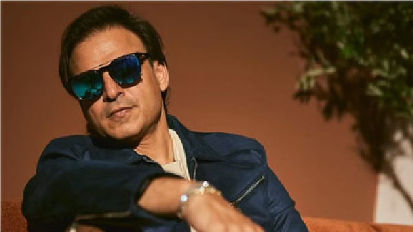 सलमान विवाद के बाद अकेले पड़ गए थे विवेक ओबरॉय ऐसे वक्त में अक्षय कुमार ने बढ़ाया मदद का हाथ