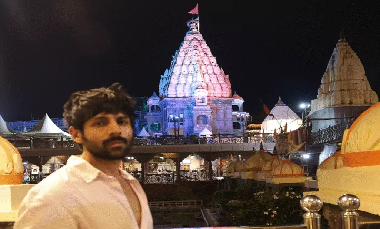 बाबा महाकाल के दरबार पहुंचे कार्तिक आर्यन, नंदी के कान में कही मनोकामना; भस्म आरती में शामिल हुए ओडिशा के मंत्री
