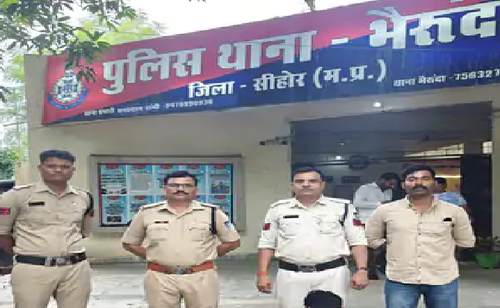 सीहोर पुलिस की बड़ी कामयाबी, वाहन चोर गिरफ्तार; दो घरों की चोरी का खुलासा, लाखों के गहने बरामद