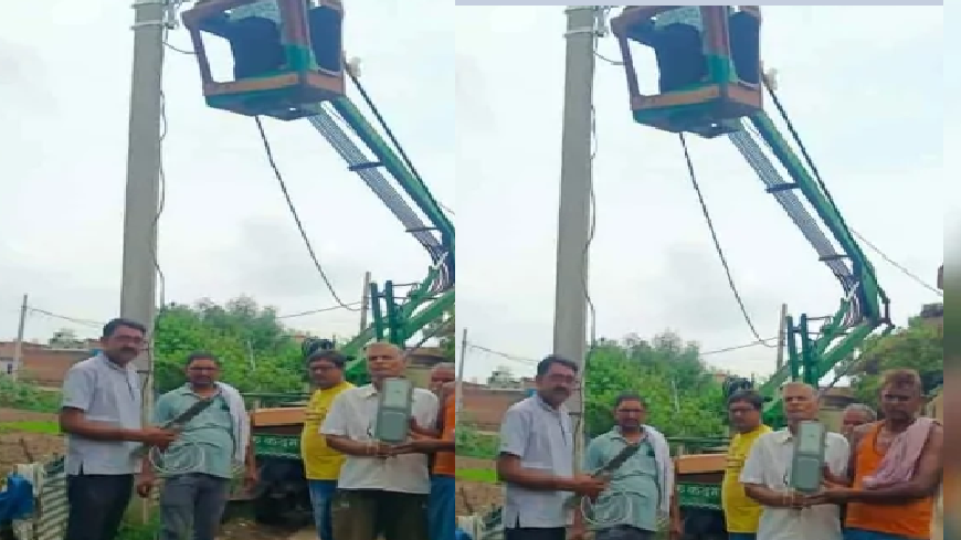 अंधेरे से उजाले तक का सफर, शोभा सिंह पुरवा में रोड लाइट लगने पर लोगों ने जताई खुशी
