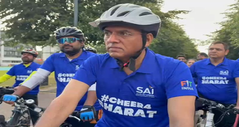 कॉमनवेल्थ गेम्स 2026: ग्लासगो में गूंजा 'चीयर 4 भारत', खेल मंत्री मांडविया ने भारतीय खिलाड़ियों का बढ़ाया हौसला