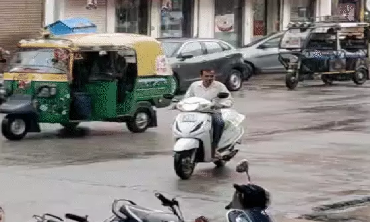 चार दिन तक बारिश का डबल अटैक एमपी के कई जिलों में भारी से अति भारी बारिश की चेतावनी मौसम विभाग ने जारी किया अलर्ट
