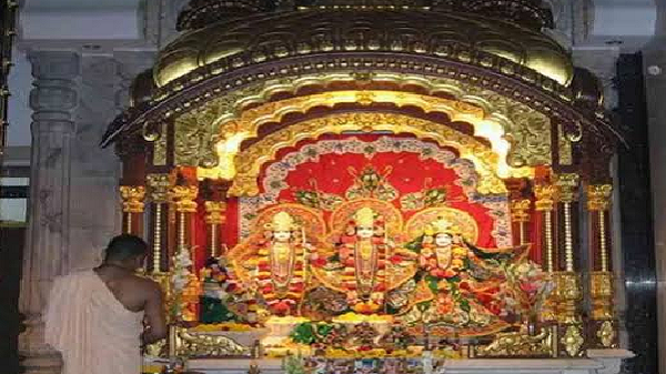 भगवान नहीं ओरछा के असली राजा हैं श्रीराम जानिए क्यों इस अनोखे मंदिर में हर दिन पुलिस देती है गार्ड ऑफ ऑनर