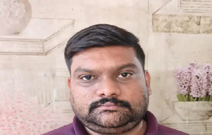 सरकारी खजाने पर डाका इंदौर में 8 करोड़ के गबन मामले में नया खुलासा आरोपी के खाते में पहुंचे थे 13.72 लाख रुपए