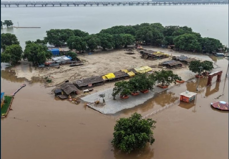 गुजरात से असम तक… भारी बारिश से कई राज्यों में तबाही…केन्द्र ने जारी किए 2,117 करोड़ रुपये