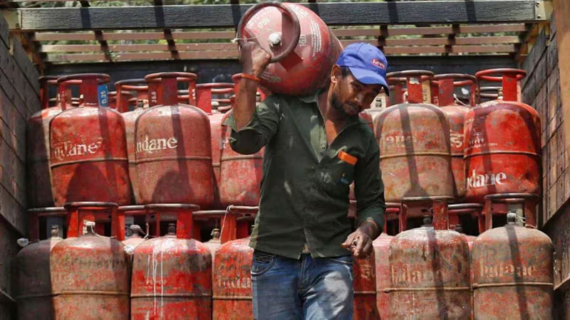भारत ने सितंबर डिलीवरी के लिए 23 डॉलर से अधिक में LNG खरीदी, यूरोप की मांग से बढ़ी बाजार चुनौती