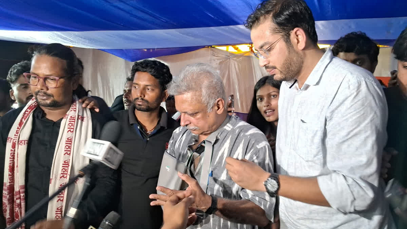 झारखंड में जेपीएससी-जेएसएससी छात्र आंदोलन में शामिल हुए अभिनेता पीयूष मिश्रा, दिया समर्थन