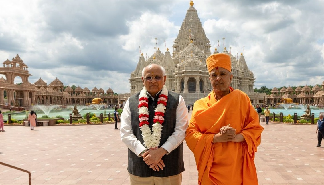 भूपेंद्र पटेल ने न्यू जर्सी अक्षरधाम को भारतीय संस्कृति, अध्यात्म और सेवा का वैश्विक प्रकाशस्तंभ बताया, स्वयंसेवकों की सराहना की