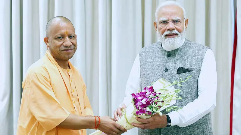 सीएम योगी आदित्यनाथ ने पीएम मोदी से की मुलाकात, उत्तर प्रदेश के विकास और राजनीतिक स्थिति पर बातचीत
