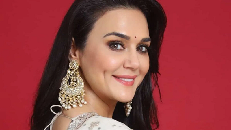 प्रीति जिंटा के 2 करोड़ रुपये के दावे पर ताजदार अमरोही का पलटवार, वर्षों पुराने विवाद में फिर उठे सवाल