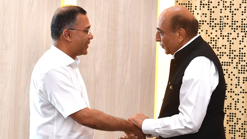 भारत द्वारा बांग्लादेश के प्रधानमंत्री को मिले दो द्विपक्षीय निमंत्रणों पर बांग्लादेश सरकार ने व्यस्तता का हवाला दिया।