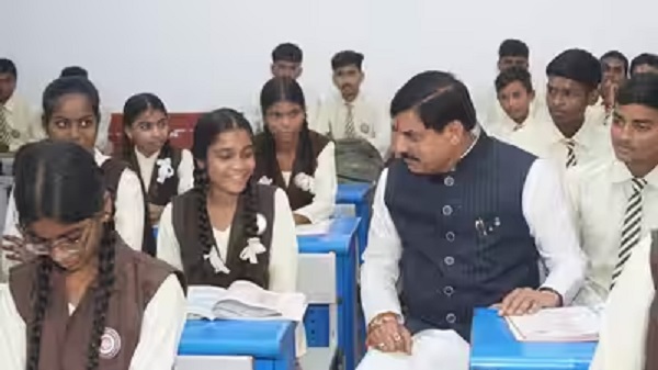 MP के 1 लाख 22 हजार विद्यार्थियों को कल मिलेंगे 25-25 हजार रुपये