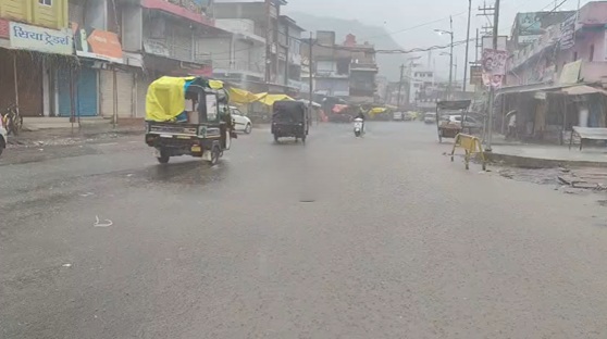 MP में बारिश का स्ट्रॉन्ग सिस्टम एक्टिव, भोपाल समेत कई जिलों में रातभर बरसे बादल, 21 जिलों में अलर्ट