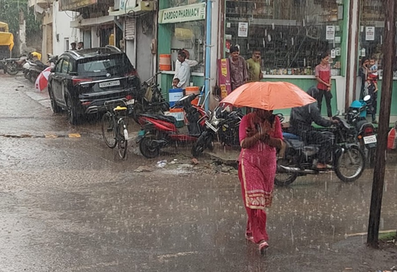 MP में भारी बारिश का अलर्ट, डिंडौरी-बालाघाट में 8 इंच तक गिर सकता है पानी, 3 दिन एक्टिव रहेगा स्ट्रॉन्ग सिस्टम
