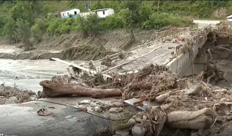 लिरुंग ग्लेशियर टूटने से त्रिशूली में आई प्रलयंकारी बाढ़, 35 मोटरेबल और 45 सस्पेंशन ब्रिज तबाह