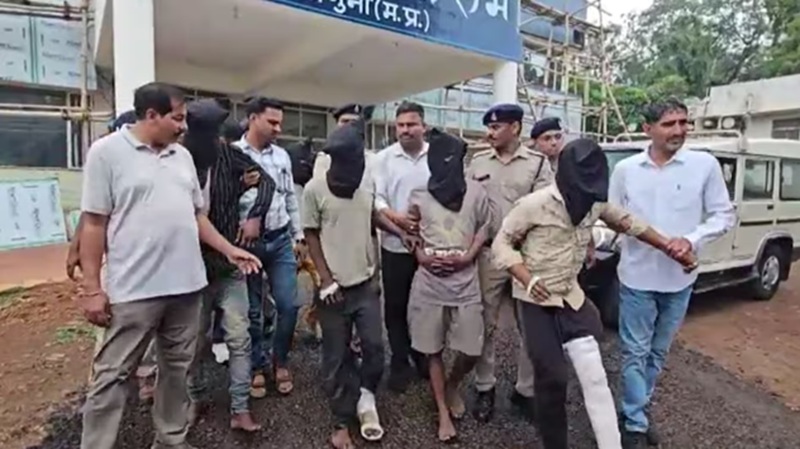 गुना जिले में मंगेतर से युवक के सामने गैंगरेप का प्रयास, पहले की मारपीट फि‍र लूटपाट, जाने पूरा मामला