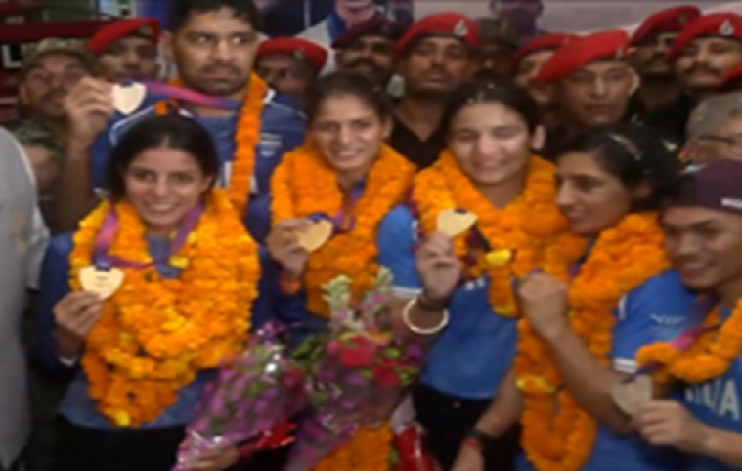कॉमनवेल्थ गेम्स में चमका भारत, स्वदेश लौटते ही खिलाड़ियों का भव्य अभिनंदन, अब एशियन गेम्स और वर्ल्ड कप पर नजर