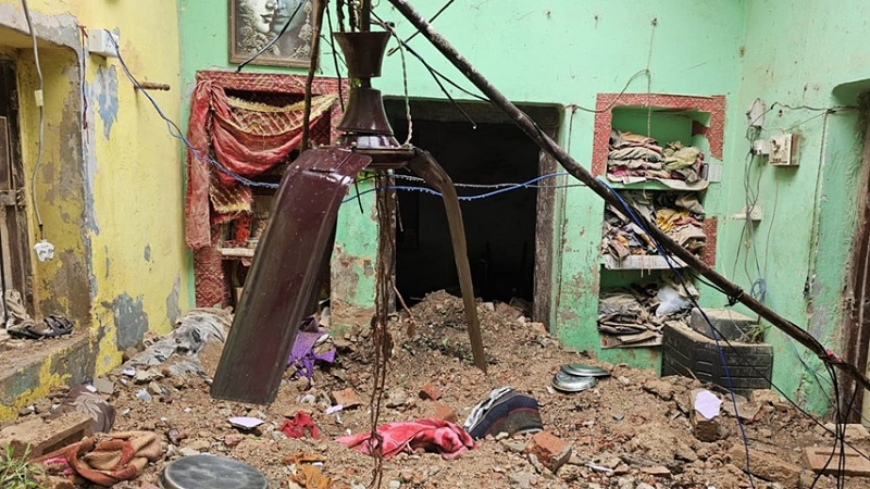 प्रतापगढ़ में दर्दनाक हादसा: बारिश में ढहा 100 साल पुराना मकान, एक ही परिवार के 6 लोगों की मौत